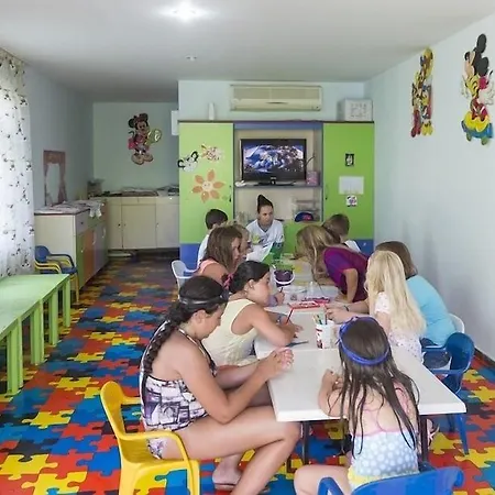 Hotell Sandy 4*