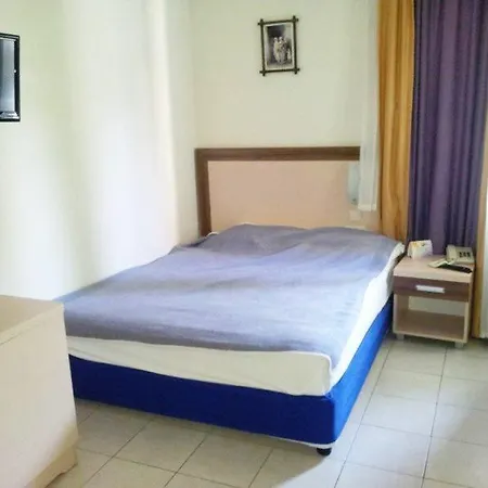 Hotell Sandy 4*